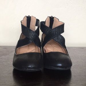 Toddler Tahari black dress shoes